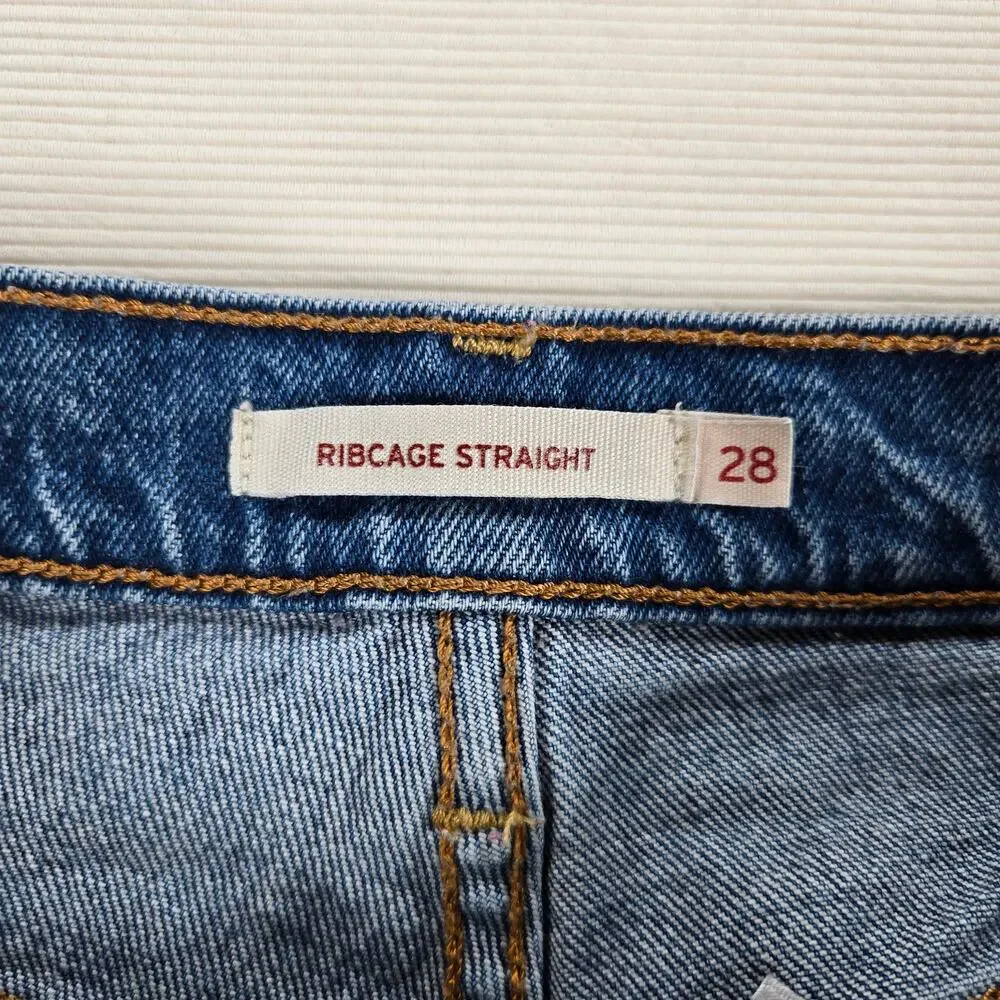 Levis pre loved